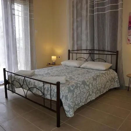 Annamariahouse1 *
